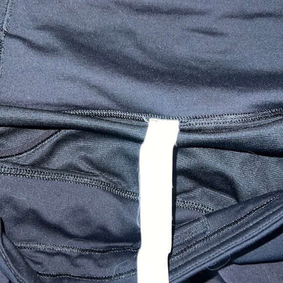 Lululemon Runtimes shorts - Picture 5 of 6